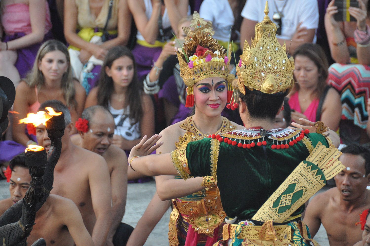 巴厘岛必做的事情Uluwatu Kecak舞蹈