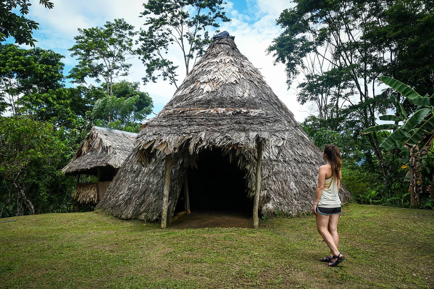 Bri土著村旅游萨满小屋