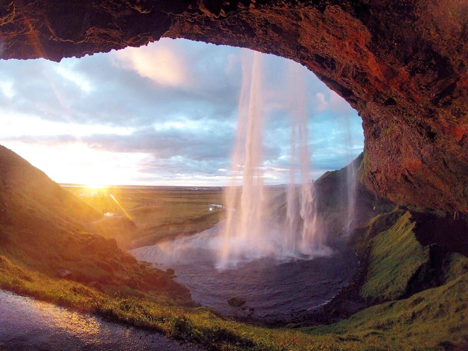 如何计划去冰岛华体会官方赞助沃尔夫斯堡的Seljalandsfoss瀑布旅行