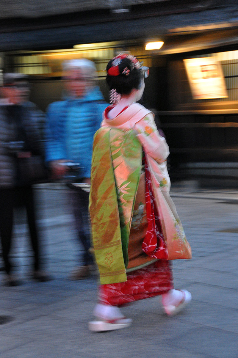 日本京都本土草巷艺妓
