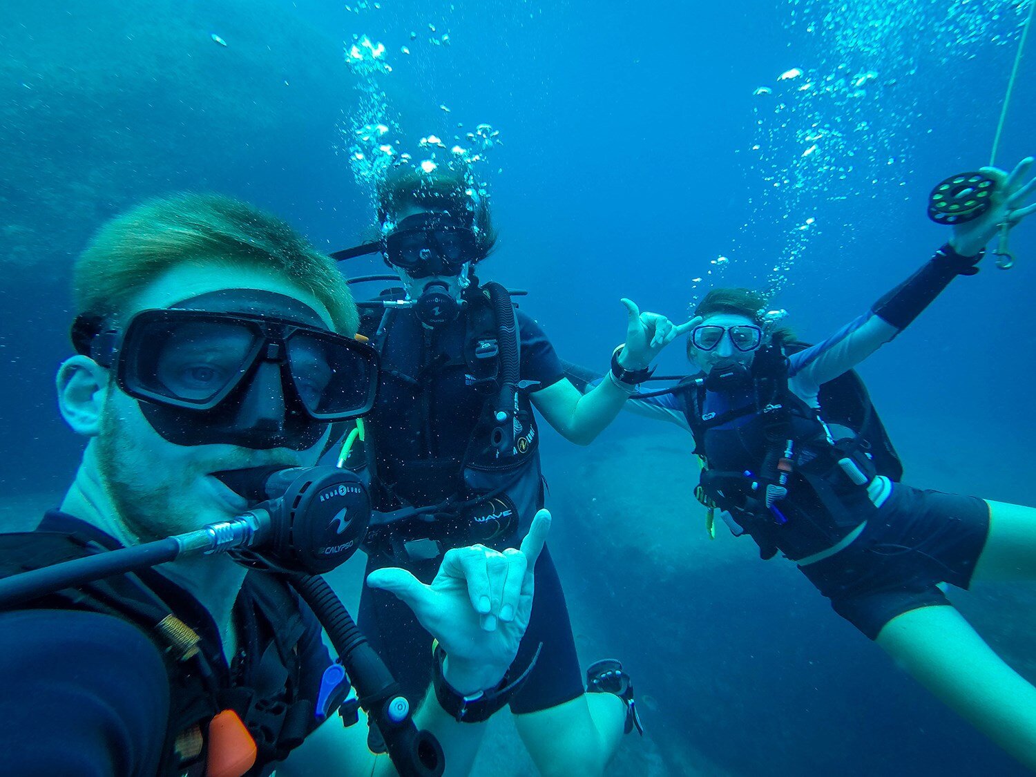 船宿潜水之旅|跟随导游在斯米兰群岛潜水