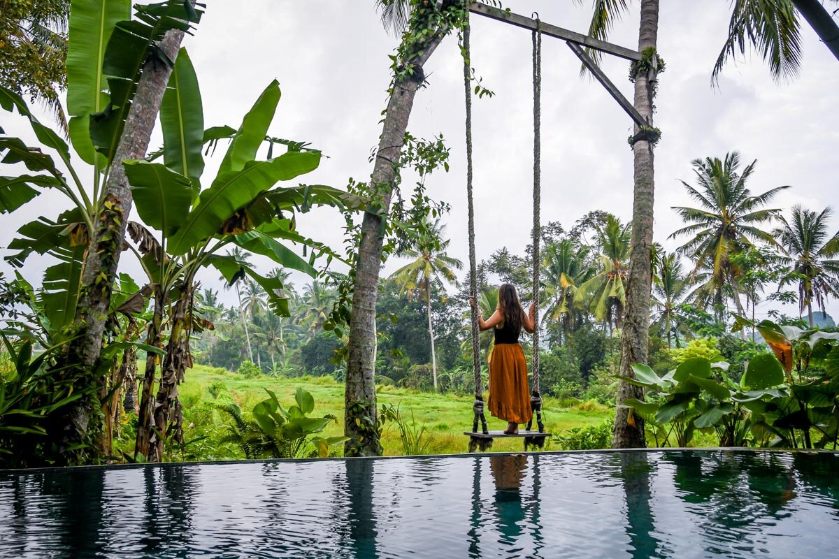 我们在巴厘岛乌布的Airbnb甚至还提供了秋千和游泳池!