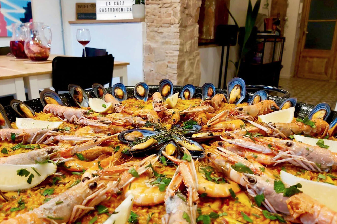Airbnb在巴塞罗那体验|海鲜饭制作