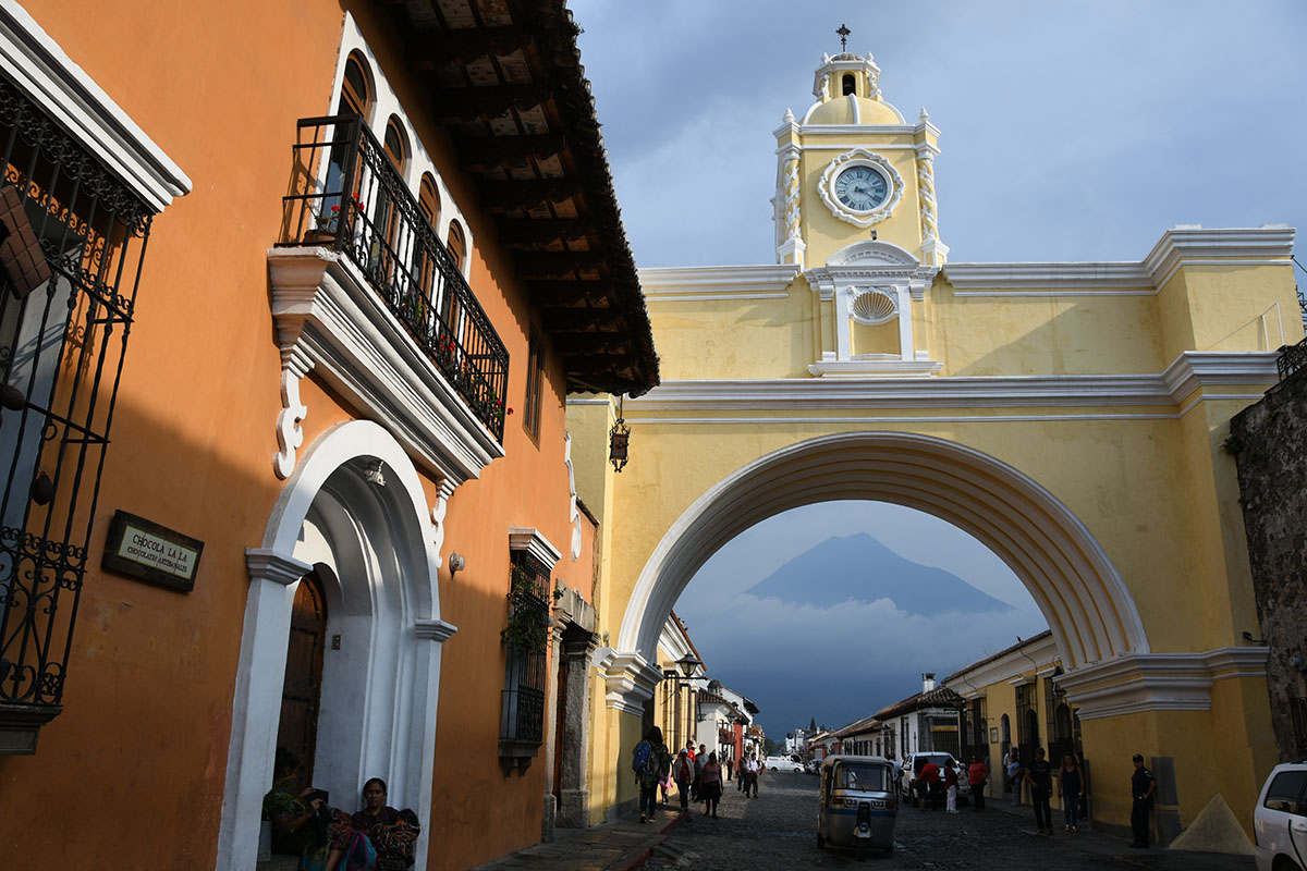 在危地马拉要做的事情安提瓜阿科德圣卡塔利娜