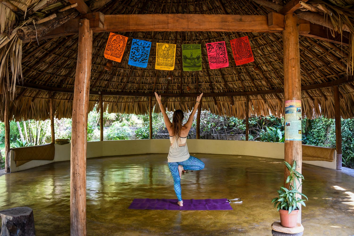 在危地马拉瑜伽课要做的事情阿提兰湖