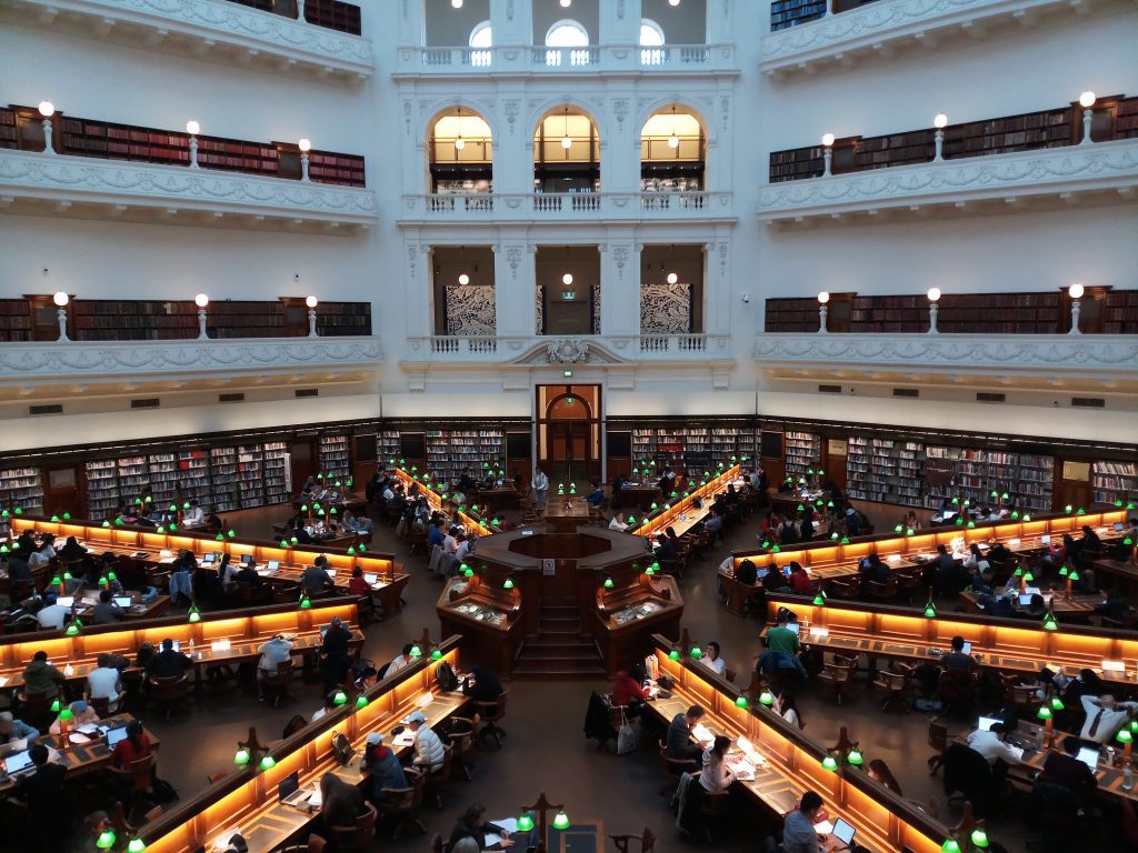 澳大利亚墨尔本，维多利亚中央商务区国家图书馆