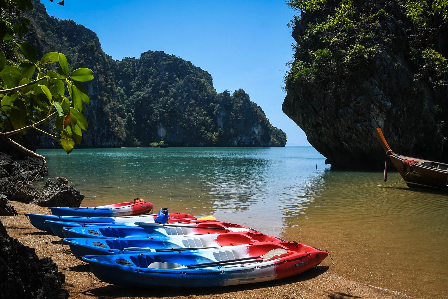 在泰国兰大岛可以做的事情海上皮划艇