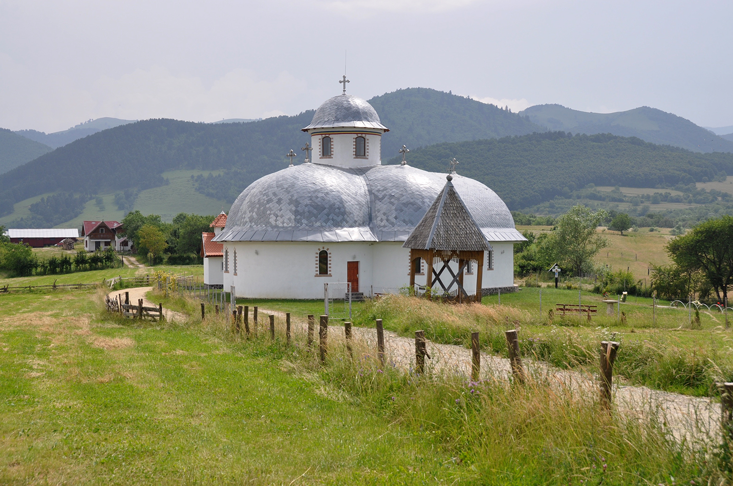 罗马尼亚锡比乌附近的教堂乡村