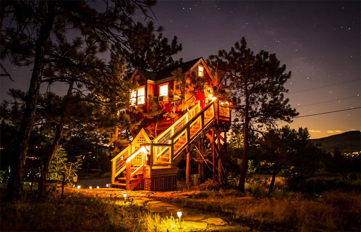 丹佛的airbnb和里昂的Little Red Treehouse