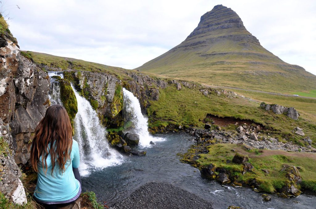 冰岛的Kirkjufellsfoss瀑布