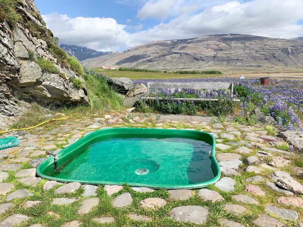 Hoffell热水浴缸冰岛