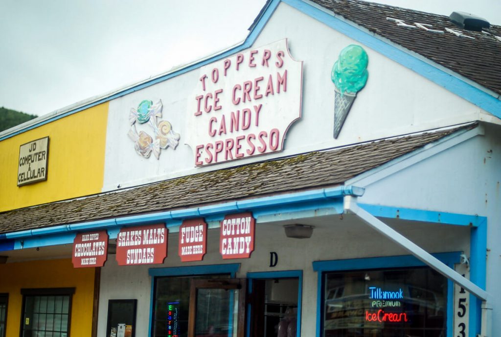 俄勒冈州游艇店的Toppers冰淇淋