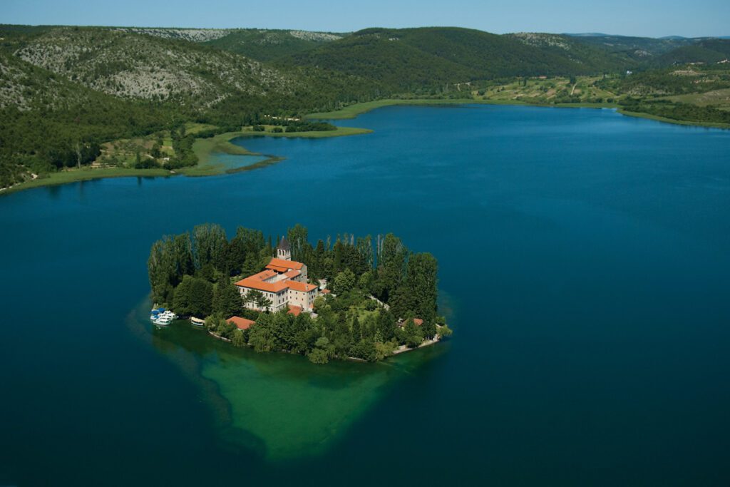 克罗地亚维索瓦茨岛克尔卡国家公园(KNP)