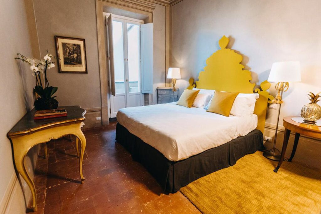 Palazzo Feroci (Booking)